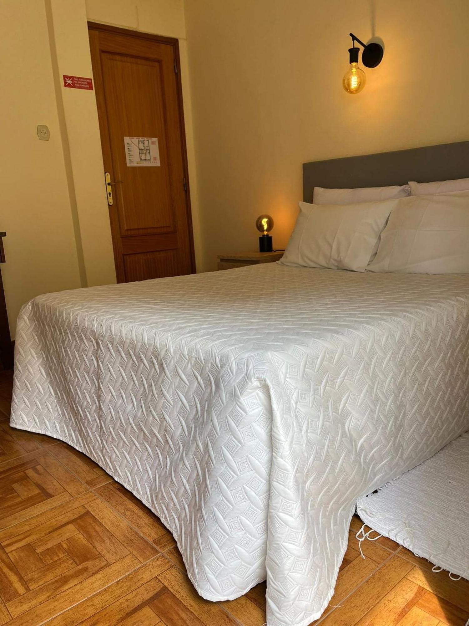 Bed and Breakfast Romeu Quarteira Exterior foto