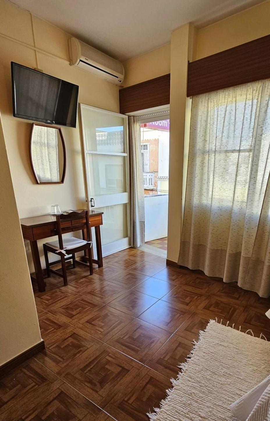 Bed and Breakfast Romeu Quarteira Exterior foto