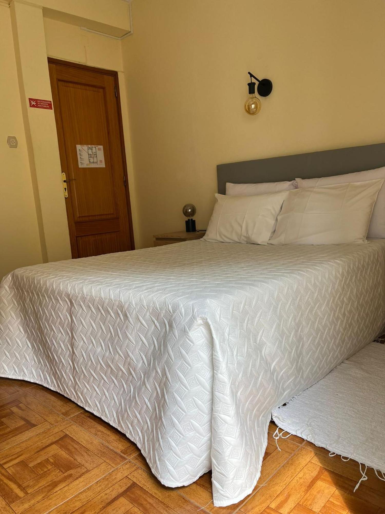 Bed and Breakfast Romeu Quarteira Exterior foto