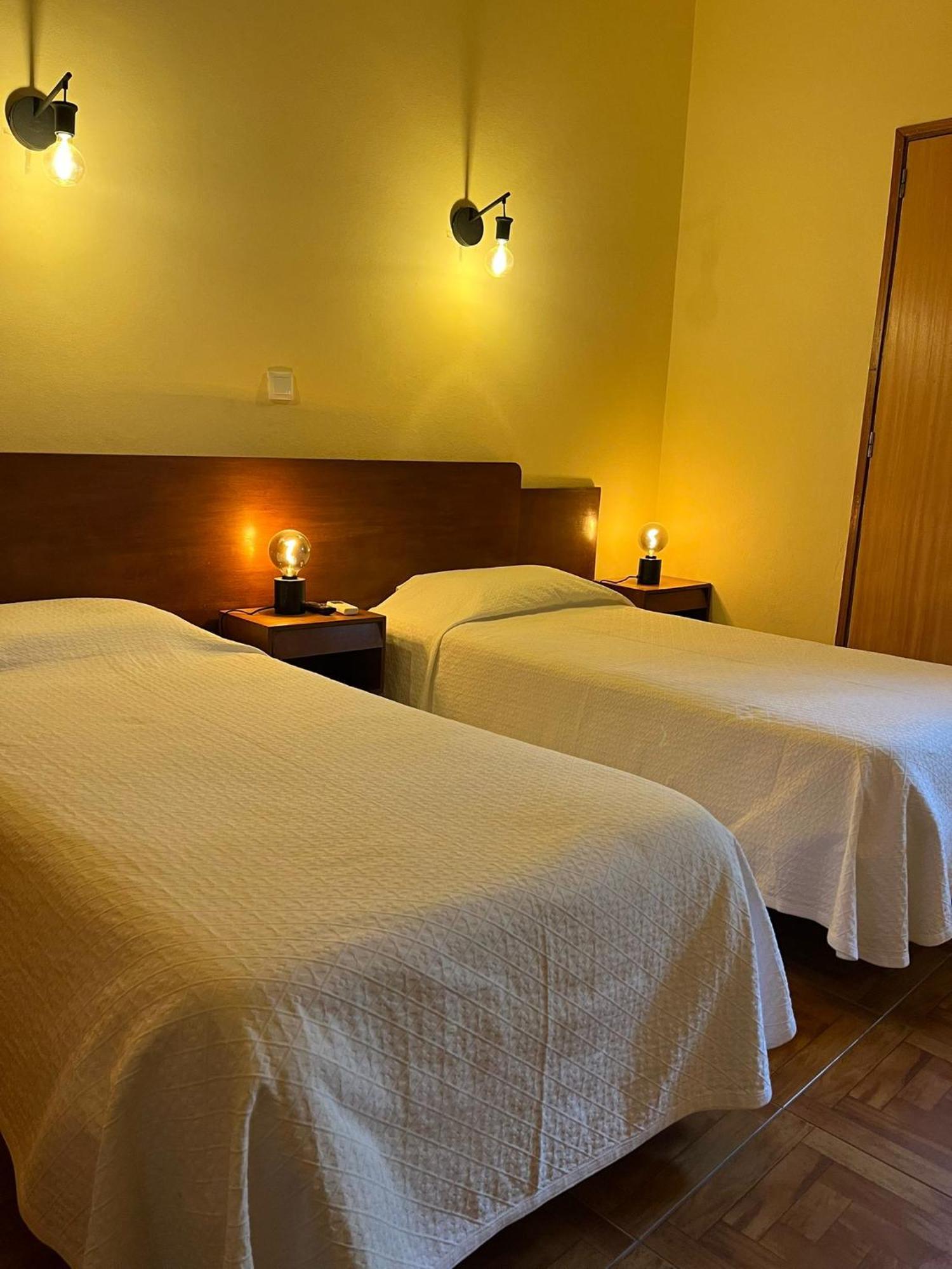 Bed and Breakfast Romeu Quarteira Exterior foto